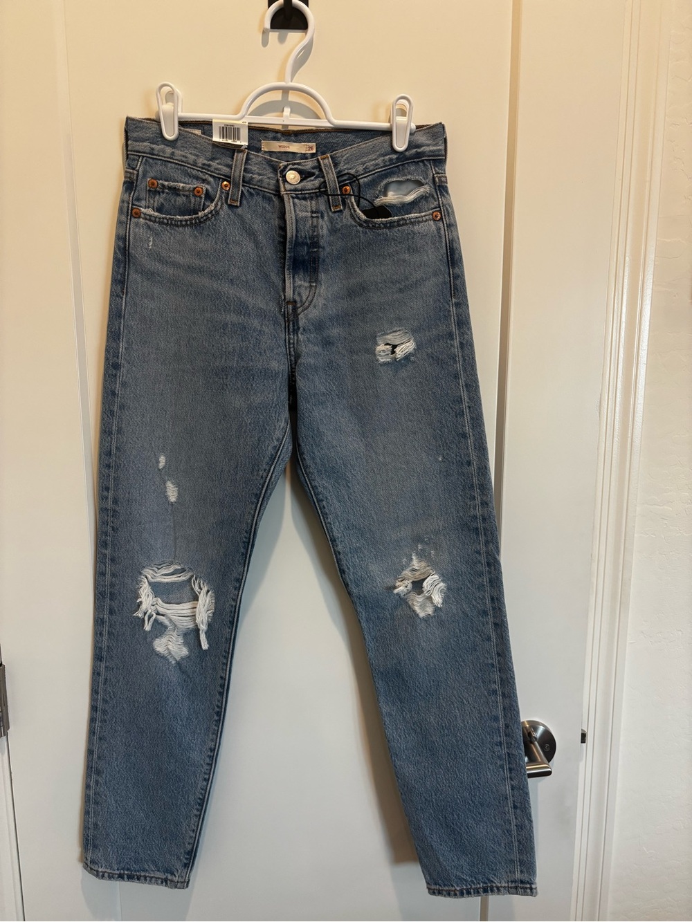 Levi’s Wedgie button fly High-Rise Distressed Blue Jeans - Size 26 - NWT